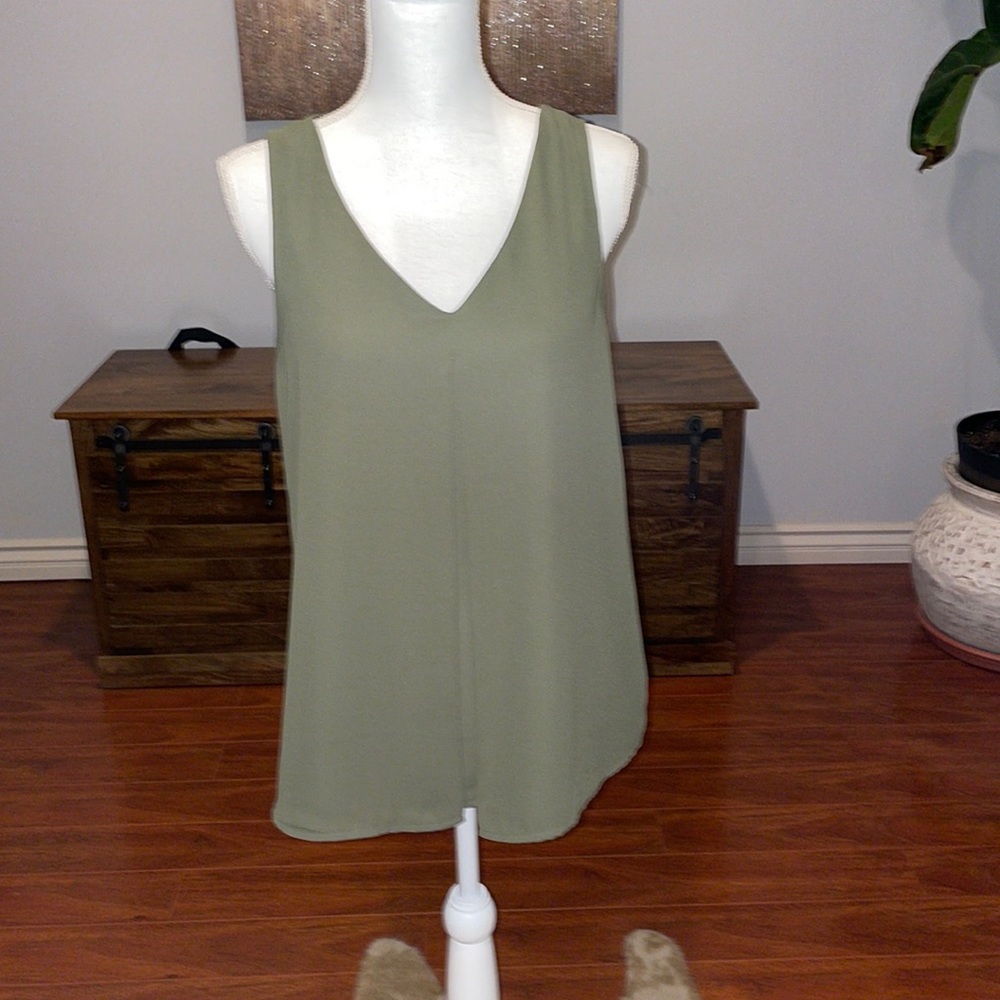 DR2 Green tank top